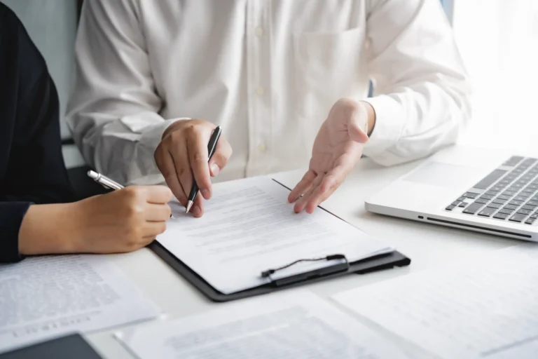 Hiring in&nbsp;Poland: A&nbsp;Comprehensive Guide to&nbsp;Employment Contracts and Labor Laws 